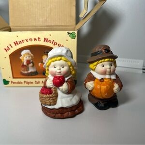 Li'l Harvest Helpers Pilgrim Boy & Girl Salt and Pepper Shakers in Original Box